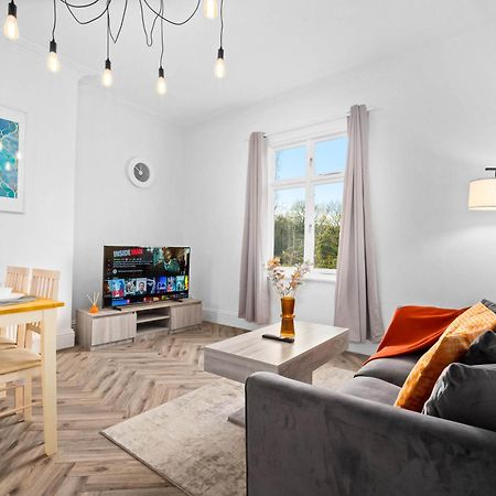 Luxury Apartment - Wolverhampton - Netflix - Smart Tv - Fast Wifi - 7Apc מראה חיצוני תמונה