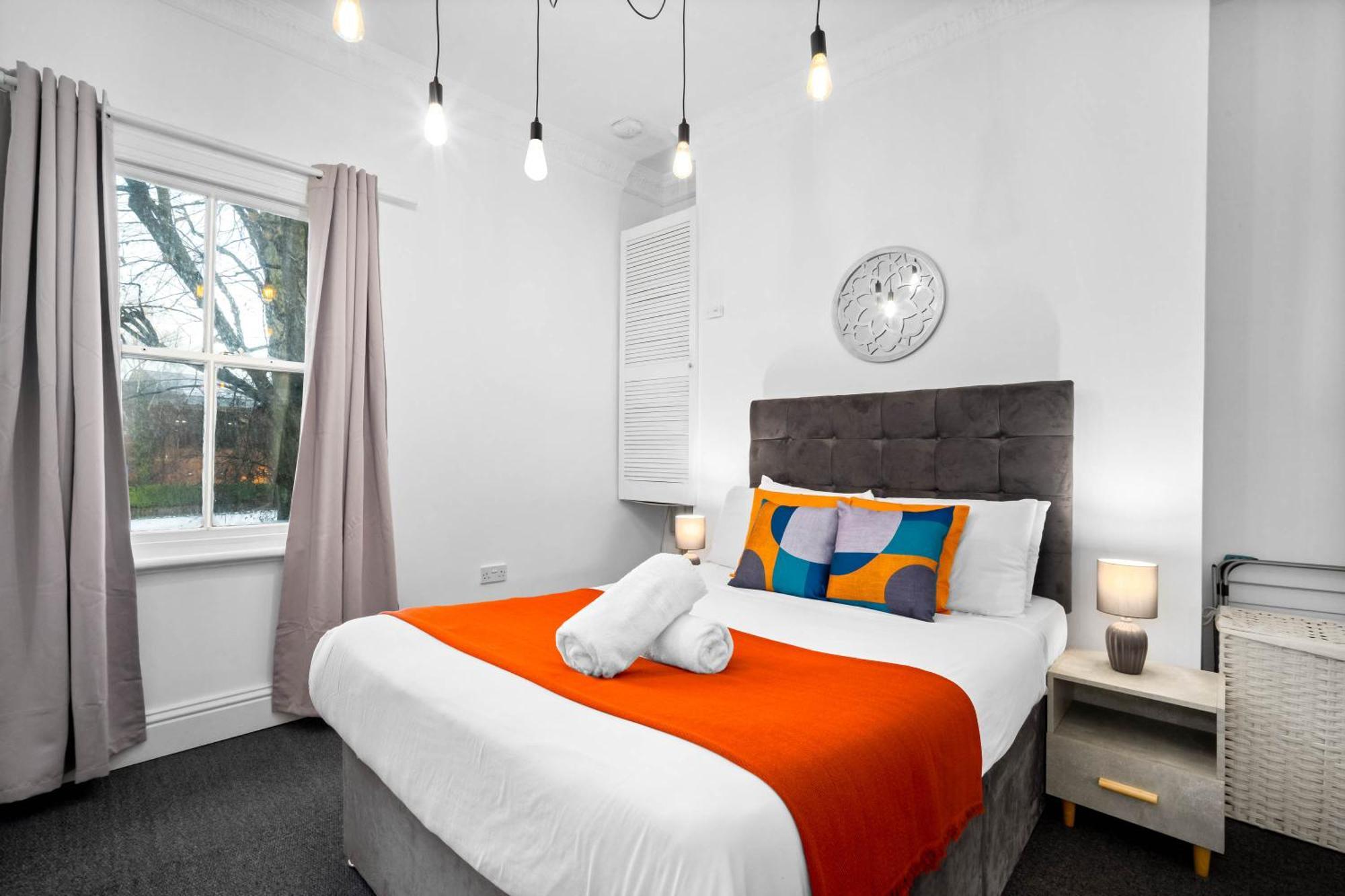 Luxury Apartment - Wolverhampton - Netflix - Smart Tv - Fast Wifi - 7Apc מראה חיצוני תמונה