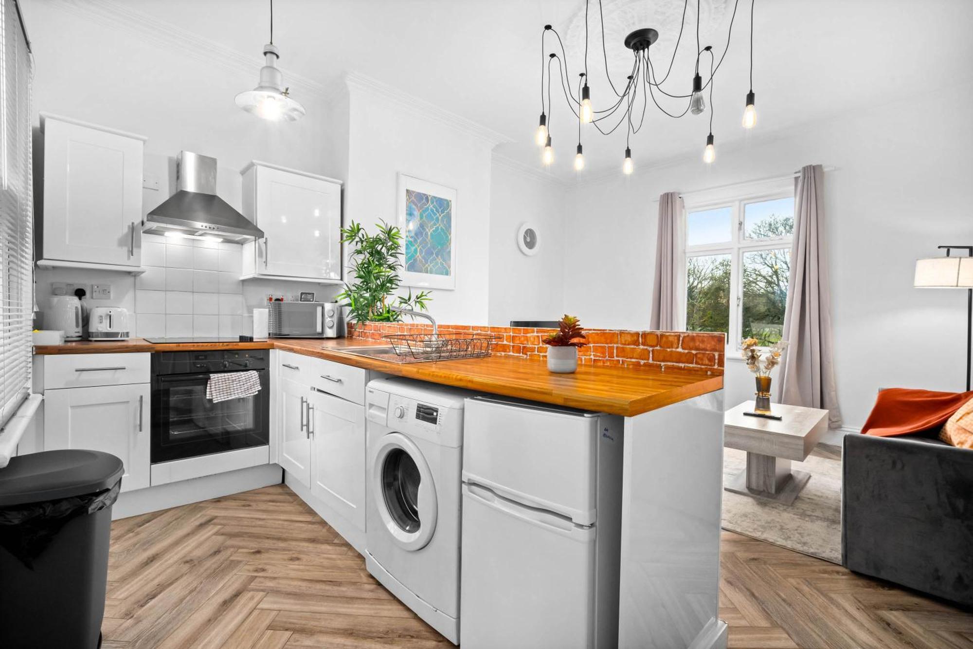 Luxury Apartment - Wolverhampton - Netflix - Smart Tv - Fast Wifi - 7Apc מראה חיצוני תמונה