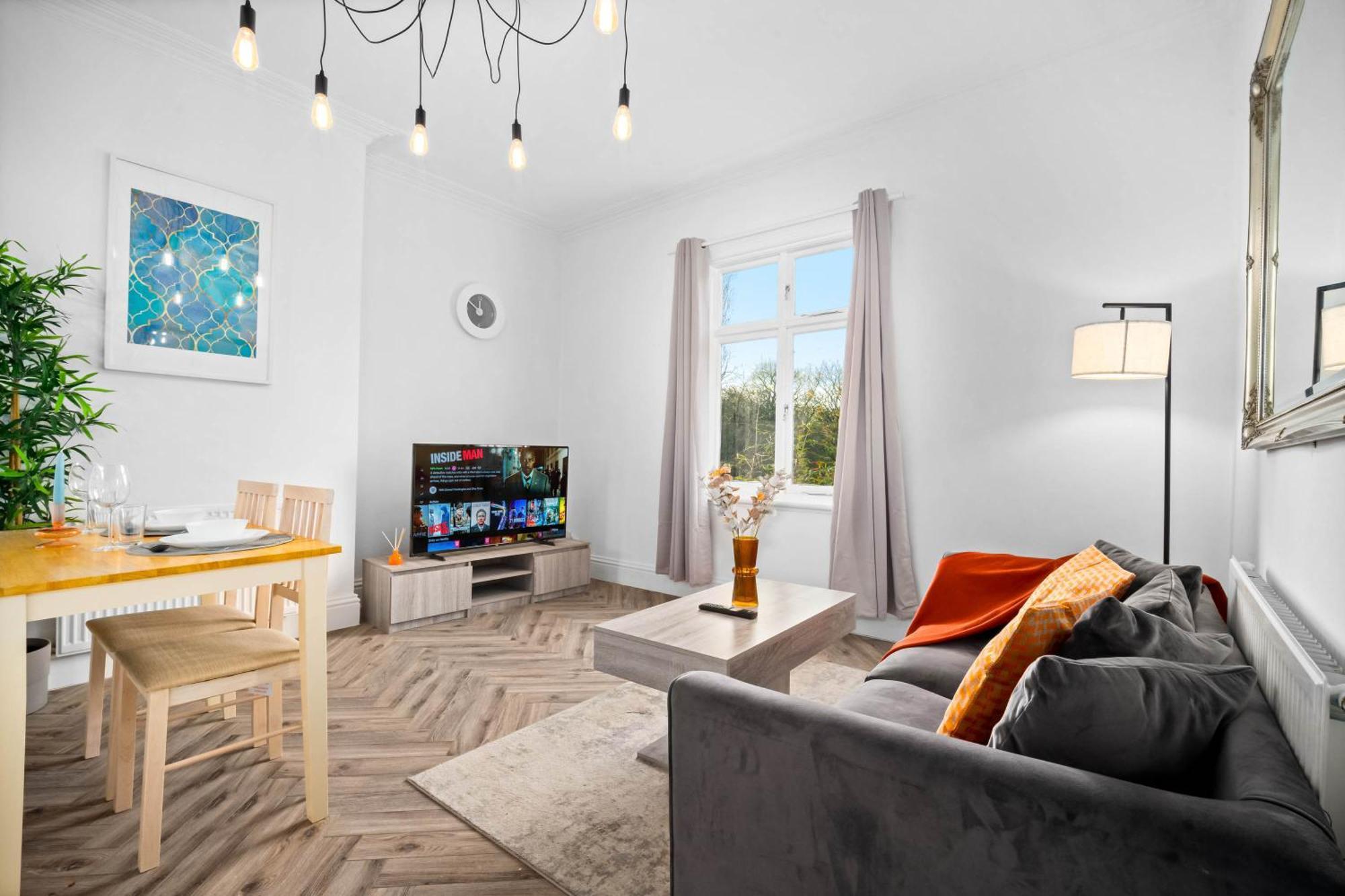 Luxury Apartment - Wolverhampton - Netflix - Smart Tv - Fast Wifi - 7Apc מראה חיצוני תמונה
