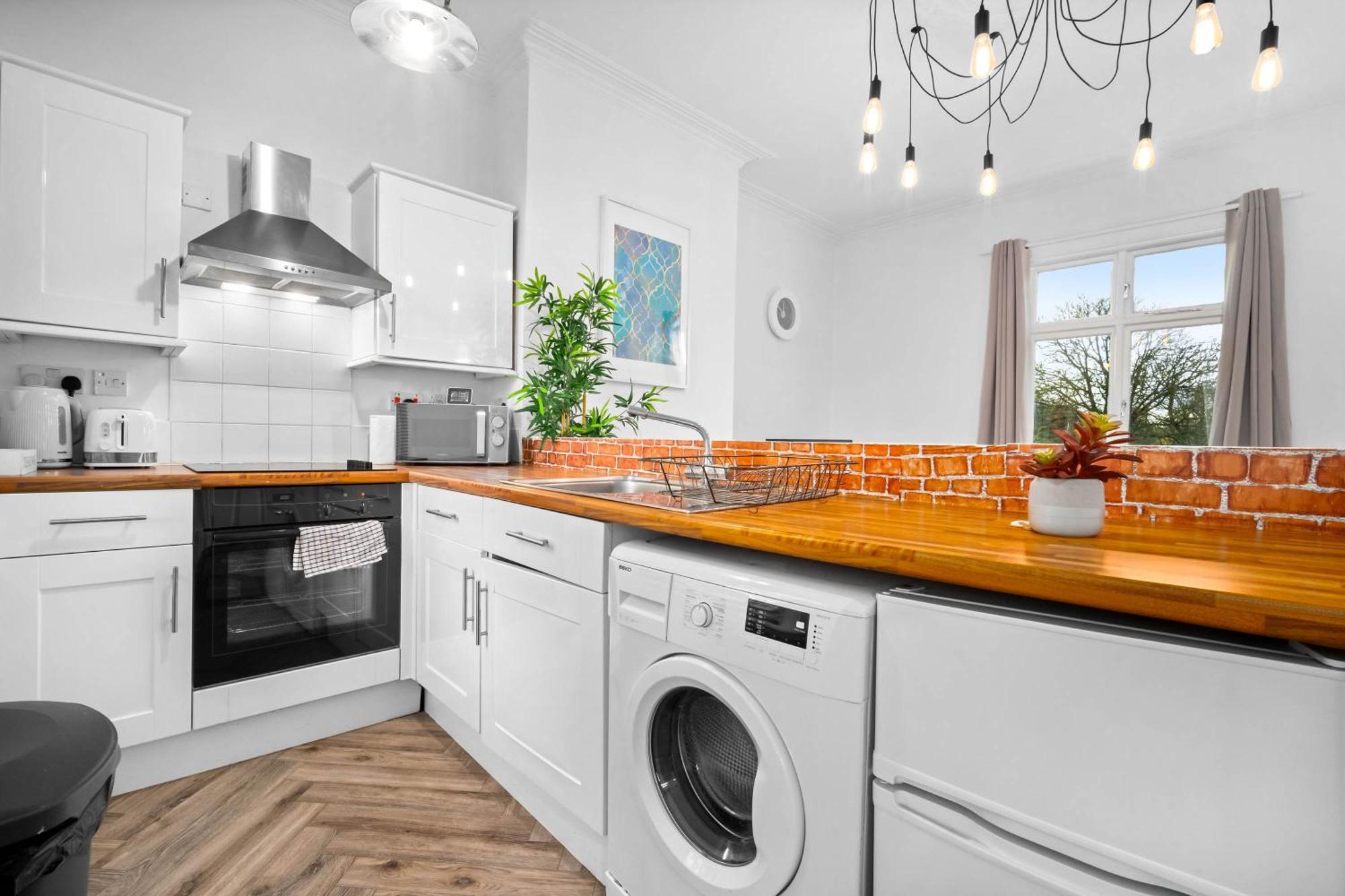 Luxury Apartment - Wolverhampton - Netflix - Smart Tv - Fast Wifi - 7Apc מראה חיצוני תמונה