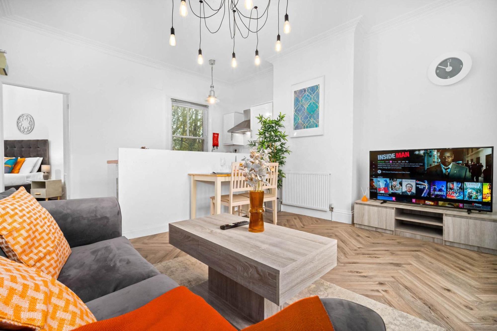 Luxury Apartment - Wolverhampton - Netflix - Smart Tv - Fast Wifi - 7Apc מראה חיצוני תמונה